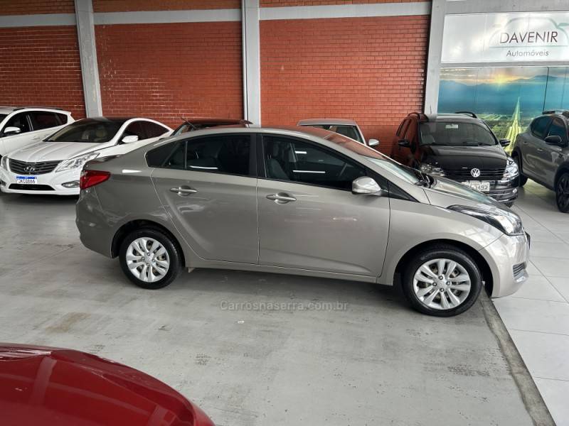 HYUNDAI - HB20S - 2018/2018 - Prata - R$ 69.900,00