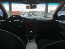 FORD - FOCUS - 2011/2012 - Preta - R$ 35.900,00