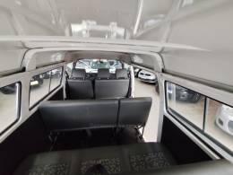 VOLKSWAGEN - KOMBI - 2009/2010 - Branca - R$ 91.900,00
