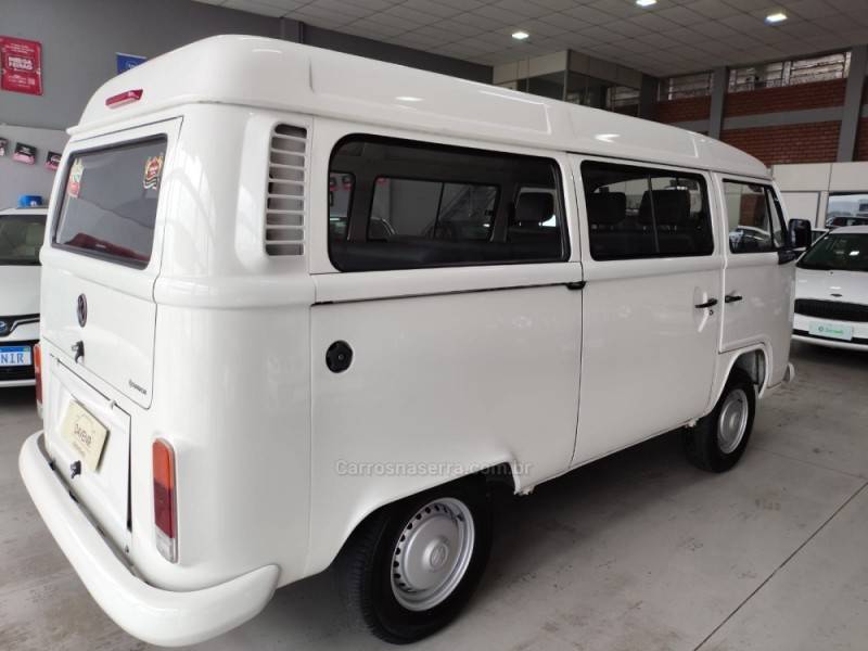 VOLKSWAGEN - KOMBI - 2009/2010 - Branca - R$ 91.900,00