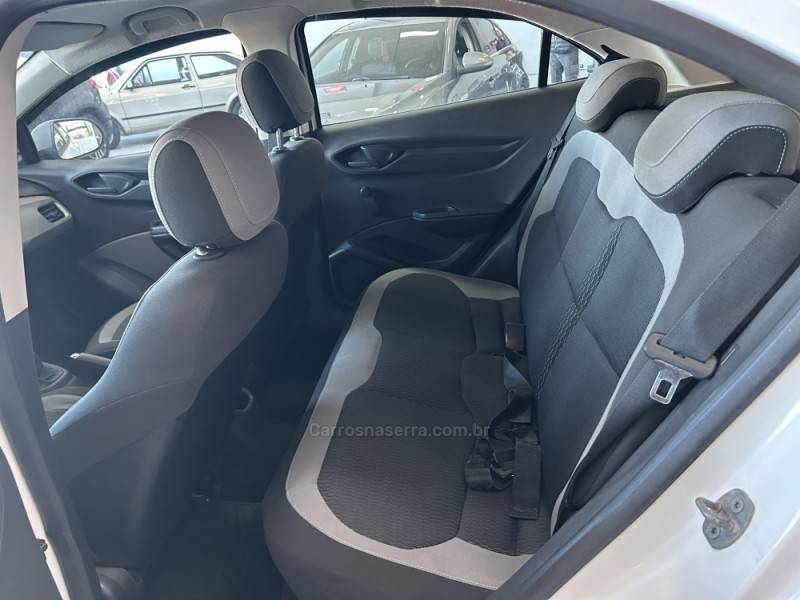 CHEVROLET - ONIX - 2015/2015 - Branca - R$ 48.900,00