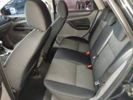 FORD - FOCUS - 2011/2012 - Preta - R$ 35.900,00