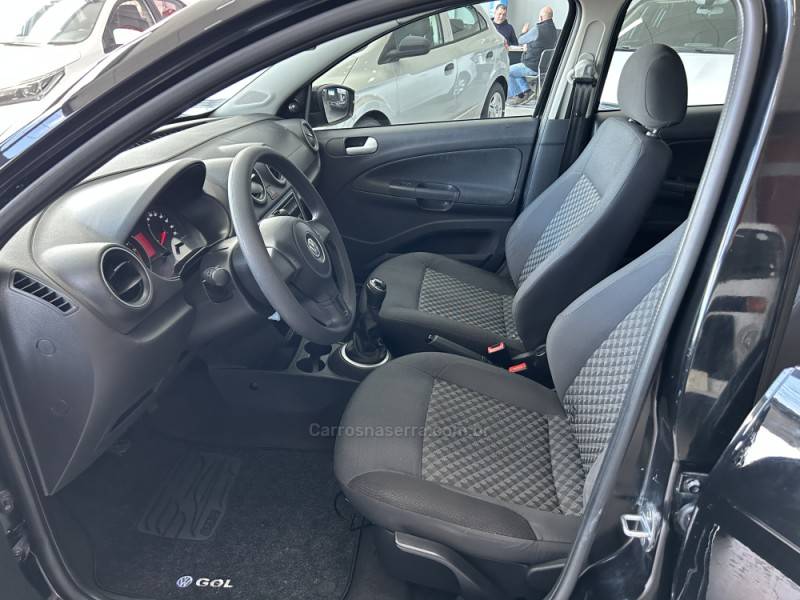 VOLKSWAGEN - GOL - 2014/2015 - Preta - R$ 42.900,00