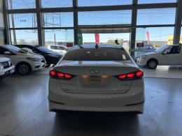 HYUNDAI - ELANTRA - 2017/2018 - Branca - R$ 86.900,00
