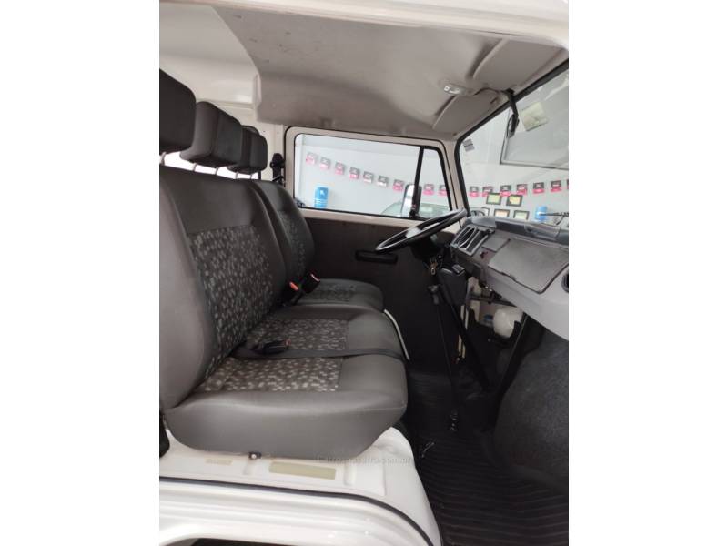 VOLKSWAGEN - KOMBI - 2009/2010 - Branca - R$ 91.900,00