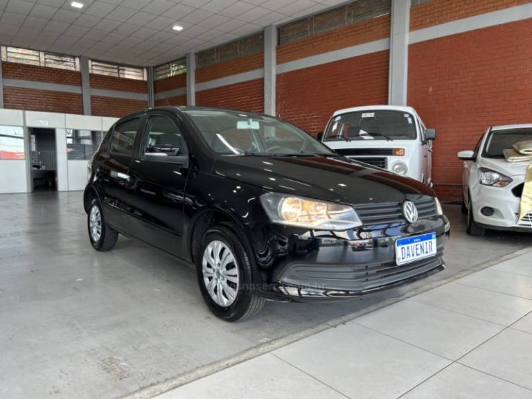 VOLKSWAGEN - GOL - 2014/2015 - Preta - R$ 42.900,00