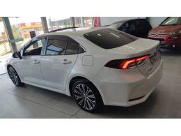 TOYOTA - COROLLA - 2022/2023 - Branca - R$ 149.900,00