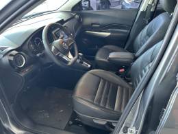 NISSAN - KICKS - 2022/2022 - Cinza - R$ 105.900,00