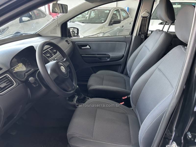VOLKSWAGEN - FOX - 2011/2012 - Preta - R$ 33.900,00