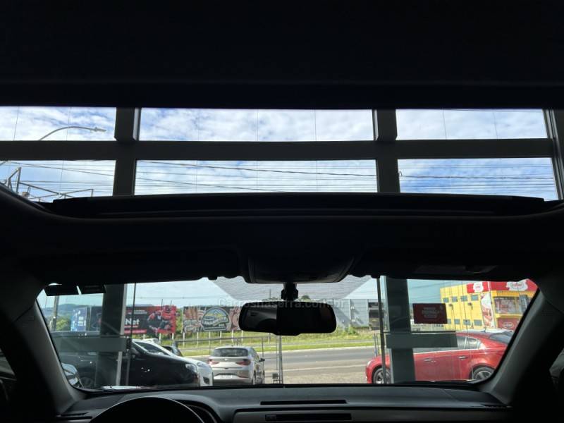 TOYOTA - RAV4 - 2018/2019 - Cinza - R$ 128.900,00