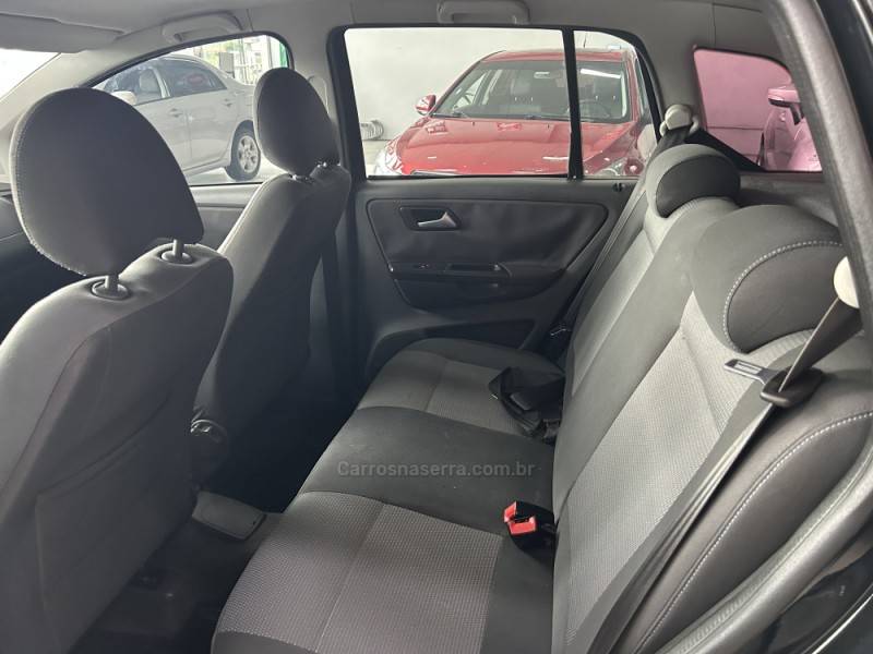VOLKSWAGEN - SPACEFOX - 2010/2011 - Preta - R$ 39.900,00