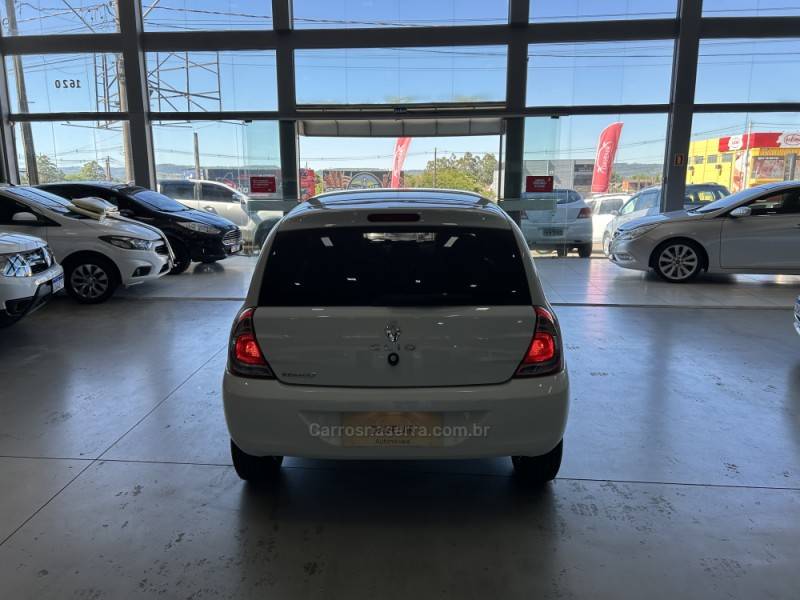 RENAULT - CLIO - 2015/2016 - Branca - R$ 38.900,00