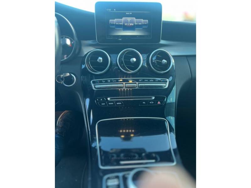 MERCEDES-BENZ - C 180 - 2016/2016 - Preta - R$ 110.000,00