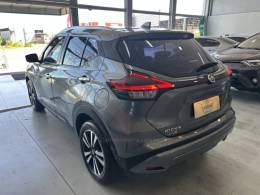 NISSAN - KICKS - 2022/2022 - Cinza - R$ 105.900,00