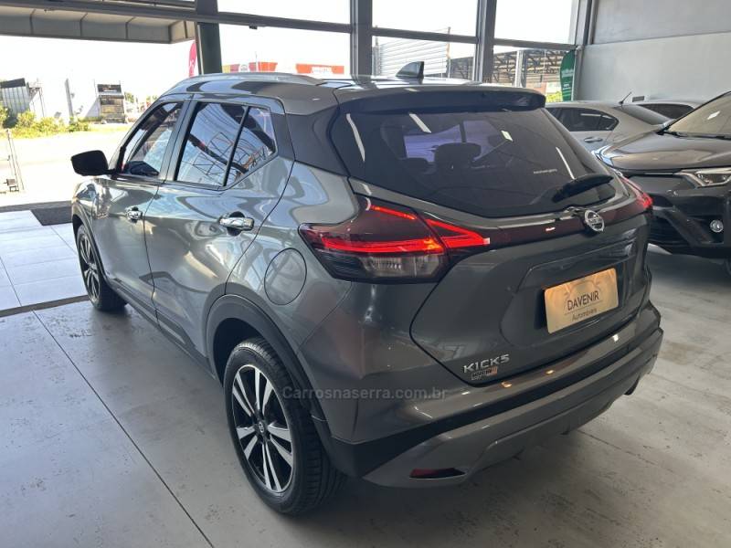 NISSAN - KICKS - 2022/2022 - Cinza - R$ 105.900,00