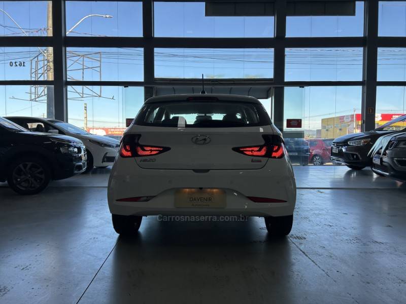 HYUNDAI - HB20 - 2021/2022 - Branca - R$ 72.900,00