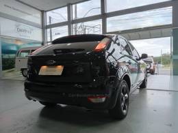 FORD - FOCUS - 2011/2012 - Preta - R$ 35.900,00