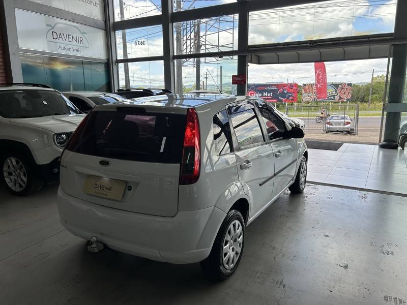 FORD - FIESTA - 2013/2013 - Branca - R$ 34.900,00