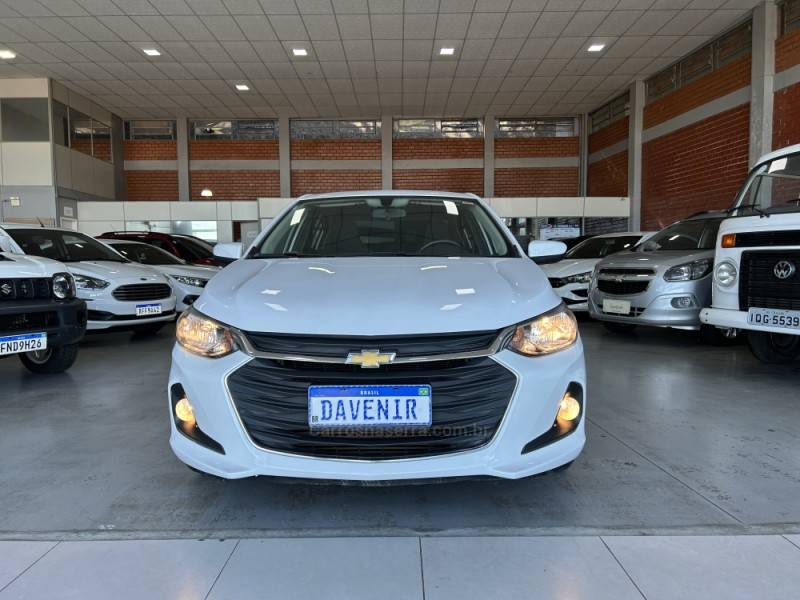 CHEVROLET - ONIX - 2020/2020 - Branca - R$ 73.900,00