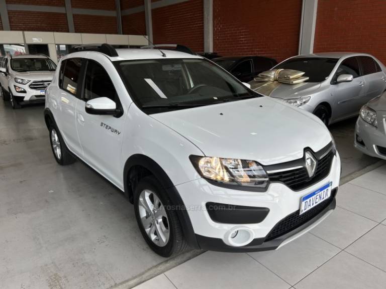 RENAULT - SANDERO - 2019/2020 - Branca - R$ 63.900,00