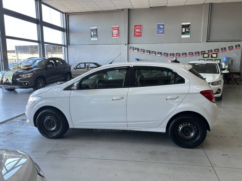 CHEVROLET - ONIX - 2015/2015 - Branca - R$ 48.900,00