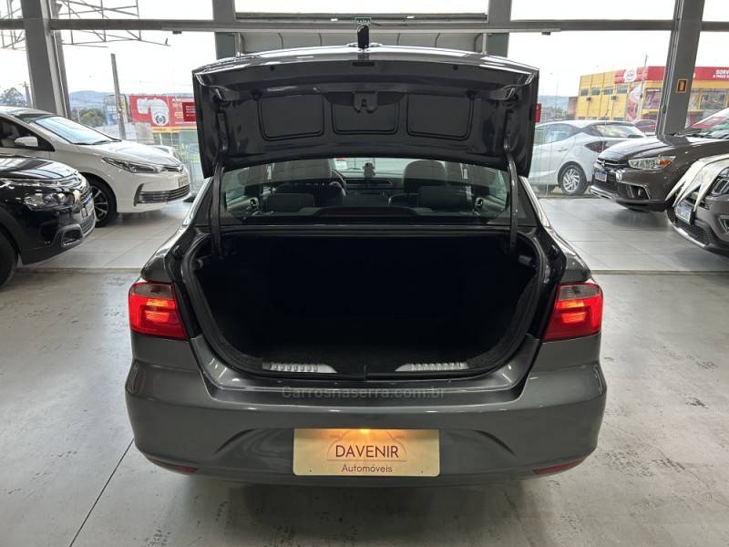 VOLKSWAGEN - VOYAGE - 2020/2021 - Cinza - R$ 59.900,00
