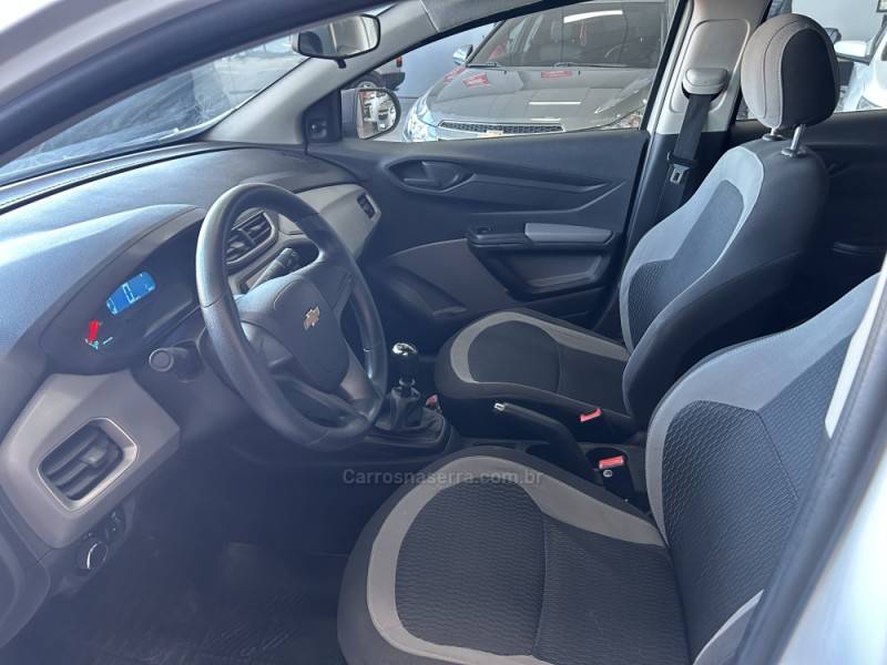 CHEVROLET - ONIX - 2015/2015 - Branca - R$ 48.900,00