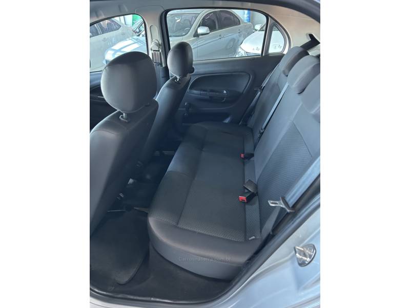 VOLKSWAGEN - GOL - 2021/2022 - Prata - R$ 63.900,00