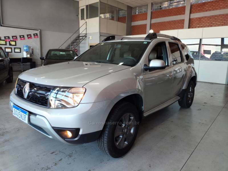 RENAULT - DUSTER - 2015/2016 - Prata - R$ 68.900,00