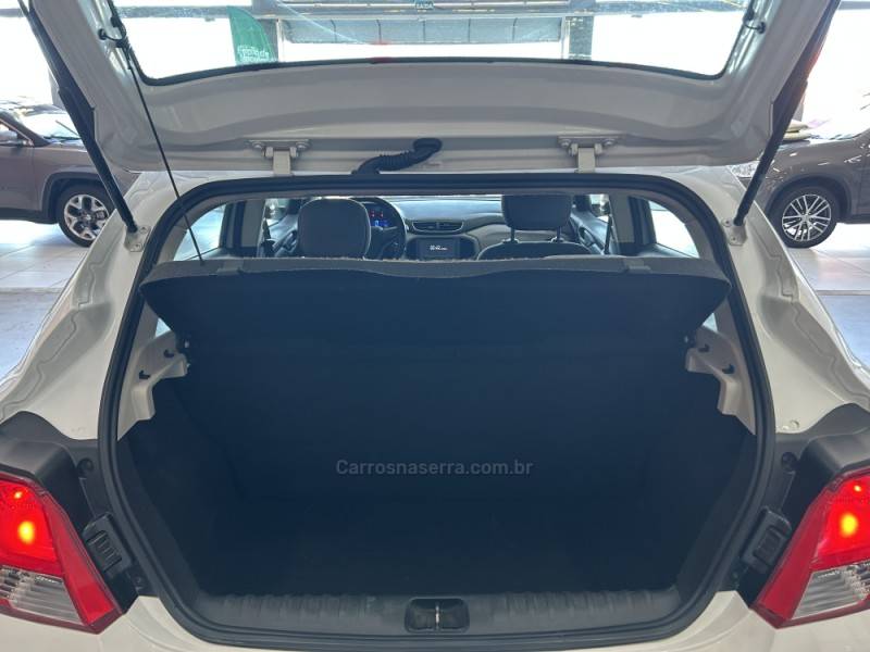 CHEVROLET - ONIX - 2015/2015 - Branca - R$ 48.900,00