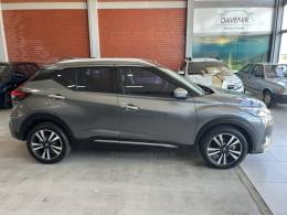 NISSAN - KICKS - 2022/2022 - Cinza - R$ 105.900,00