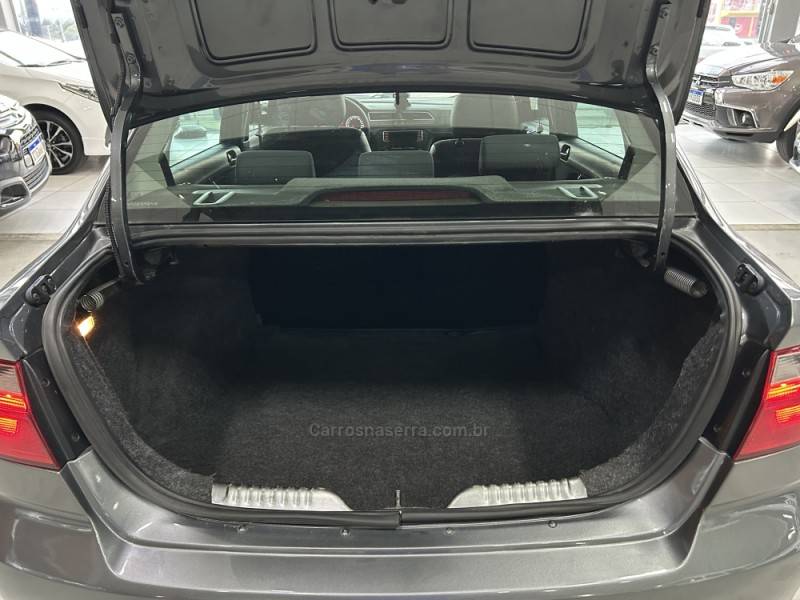 VOLKSWAGEN - VOYAGE - 2020/2021 - Cinza - R$ 59.900,00