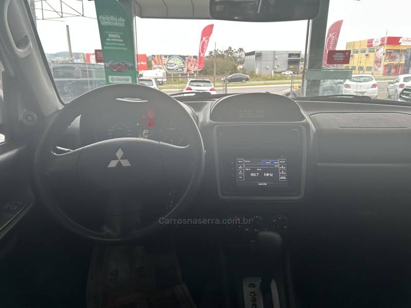 MITSUBISHI - PAJERO TR4 - 2014/2014 - Prata - R$ 68.900,00