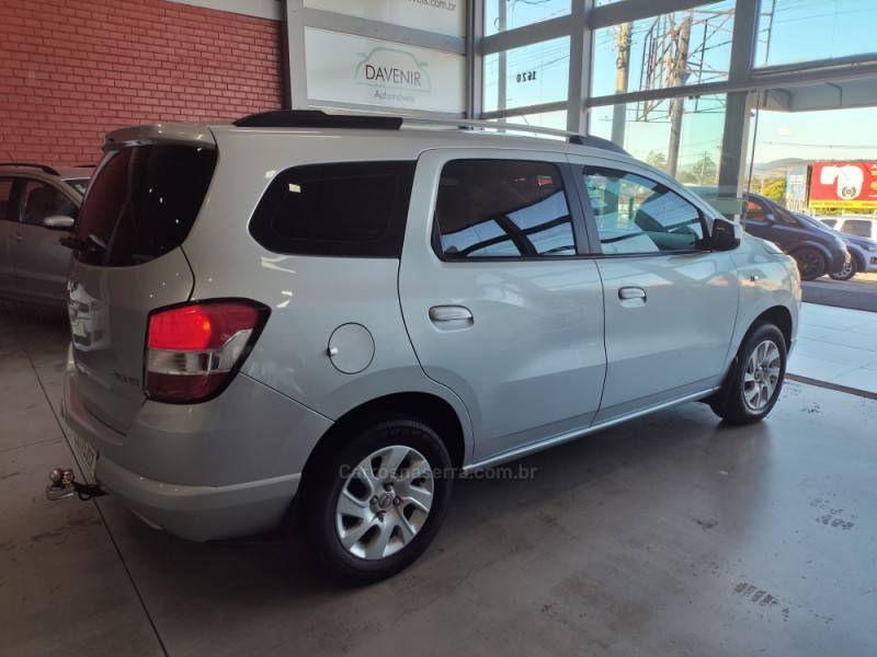 CHEVROLET - SPIN - 2012/2013 - Prata - R$ 57.900,00
