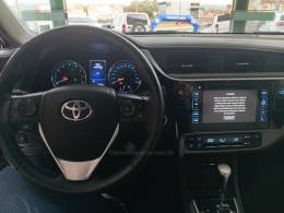 TOYOTA - COROLLA - 2017/2018 - Prata - R$ 106.900,00