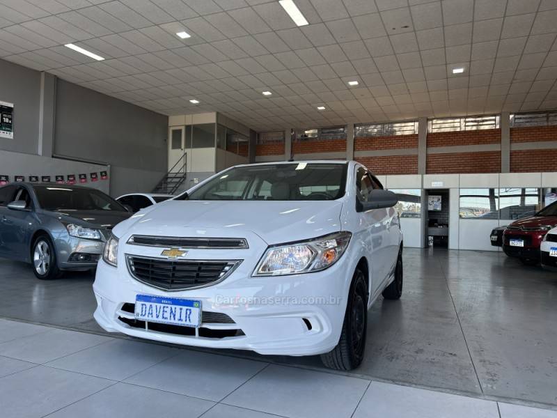 CHEVROLET - ONIX - 2015/2015 - Branca - R$ 48.900,00