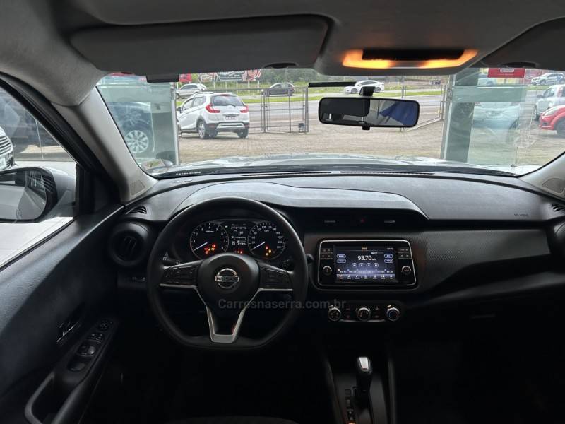 NISSAN - KICKS - 2022/2022 - Prata - R$ 99.900,00